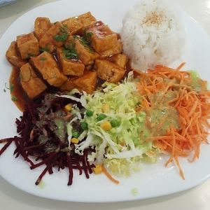 sweet and sour tofu at Loving Hut - Nowolipie in Warsaw