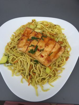 happy noodle at Loving Hut - Nowolipie in Warsaw