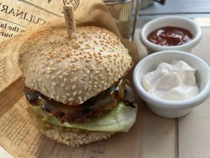 Vegan chrischie with beyond meat, vegan mayo   at Burgerwolf in Niebuell