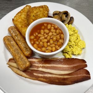Vegan all-day breakfast 😍 at The Queen Inn in Cwmbran