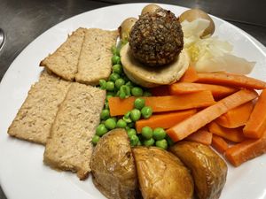 Ch*cken roast (Sunday lunch) #Veganuary at The Queen Inn in Cwmbran