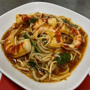 Spicy Shr*mp Kung Pao Noodles #Veganuary at The Queen Inn in Cwmbran