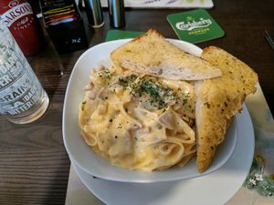 Ch*cken and bacun carbanara at The Queen Inn in Cwmbran