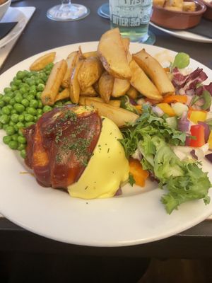 Hunter’s ch*cken at The Queen Inn in Cwmbran