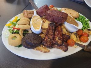 Mixed Grill Sharer with Peppercorn a Dianne Sauces #Veganuary at The Queen Inn in Cwmbran