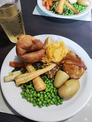 Chicken Sunday dinner at The Queen Inn in Cwmbran