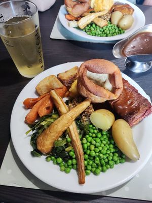 Beef Sunday dinner at The Queen Inn in Cwmbran