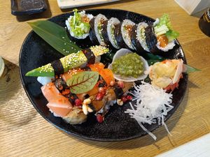 Looks so easy sushi set 🍣 at Enoki in Gdynia