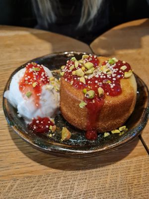 Fondant z pistacjami, rewelacja at Enoki in Gdynia