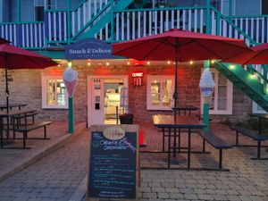 The shop at Snack & Délices du Cap-Blanc in Quebec