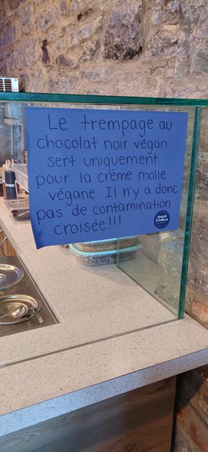 Une belle attention pour les véganes at Snack & Délices du Cap-Blanc in Quebec