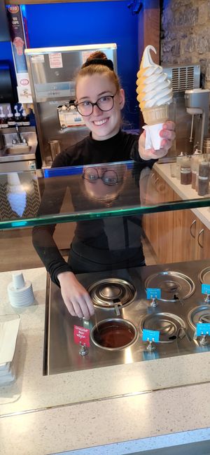 Petit carton rouge: chocolat noir végane at Snack & Délices du Cap-Blanc in Quebec