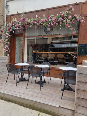 Unfortunately closed when I passed. 
Note: no name of restaurant, no opening hours, no menu found.  at Zuske in Oostende