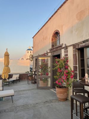 Front of building  at Sphinx Wine Bar and Restaurant in Oia