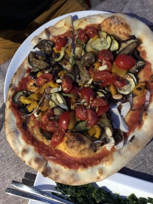 Vegan pizza at L'M Ristopizza in San Pantaleo