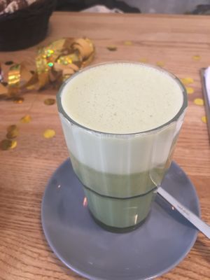 Matcha Latte mit Hafermilch   at Lula in Berlin