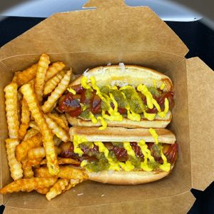 Hot Dawgs  at VBQ Philly in Trenton