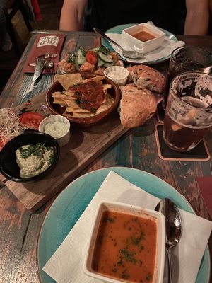 Vegan starter dish (borrelplank) at The Old Pal in Zoetermeer