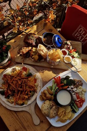 Vegan flatbread, spareribs, burger & kaasfondue met veggies om te dippen. at The Old Pal in Zoetermeer