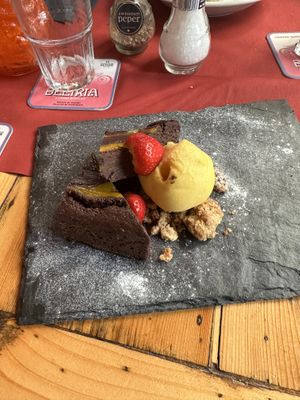 Vegan brownie met mango ijs  at The Old Pal in Zoetermeer