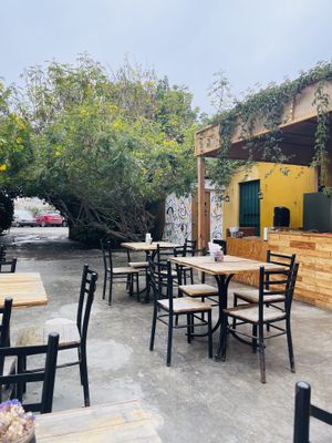 Seating area  at Healthy Pizza - Saludable in Lima