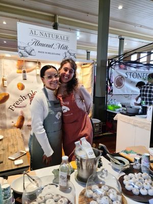 Friendly stallholders at Al Naturale in Heidelberg
