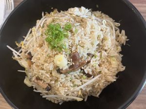 Yakimeshi vegetariano (sin huevo)  at Katana Comida Japonesa in Lima