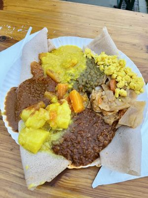 Gemischter Teller mit Injera  at Äthiopisches Restaurant in Vienna