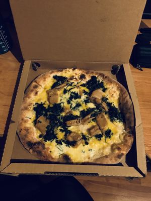 Pizza VEGAN SPINACI E NOPOLLO  at Pizza Papa  in Prague