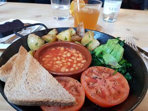 Vegan English at Billy Brunch & Garden in Barcelona