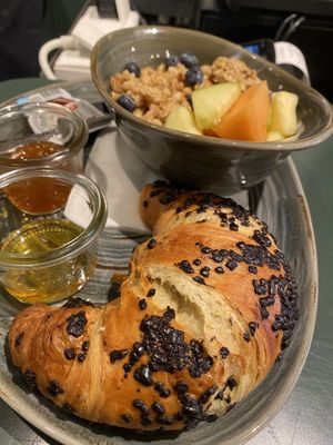 Sweet vegetarian breakfast at Cafe Colours in Innsbruck