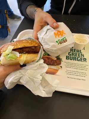Plant Beef Burger at MAX - Hovedbanegården in Copenhagen