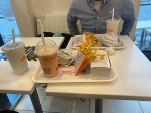 vegan burgers and shakes at MAX - Hovedbanegården in Copenhagen