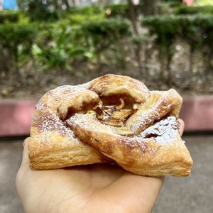 apple treat  at Miga Vegana in Mexico City