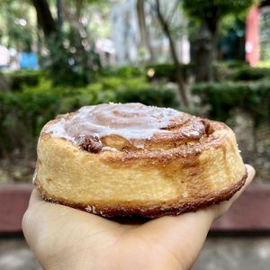 cinnamon roll   at Miga Vegana in Mexico City