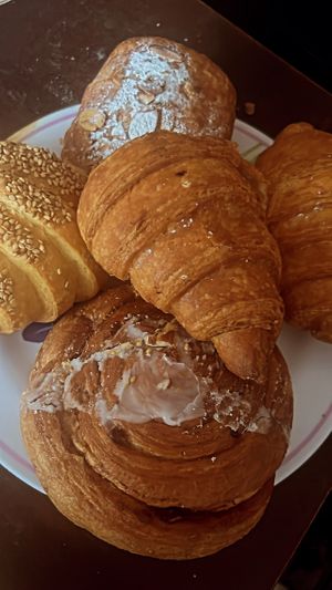Croissants y chocolatines pedidos por Uber eats  at Miga Vegana in Mexico City
