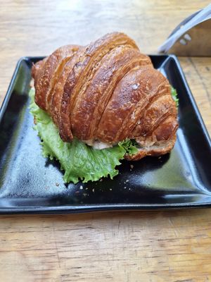 El croissant de vegatún está delicioso, súper recomendado. at Miga Vegana in Mexico City