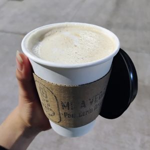 Latte caramel at Miga Vegana in Mexico City