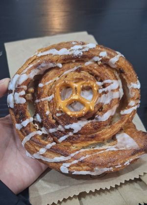 Un delicioso roll de canela 🫶🏻 at Miga Vegana in Mexico City