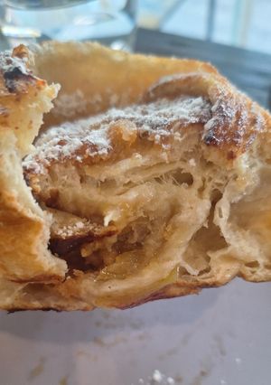 Confirmo que sí está relleno 😉😛👌🏻 at Miga Vegana in Mexico City