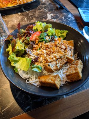 Bun nam bo (vegan version with sesame sauce) at Homy Fusion in Plzen