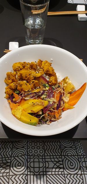 Vegetable wok and planted "chicken" at Hops Beerstrò in Trieste