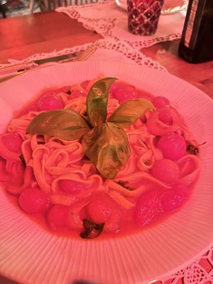 Fettuccine with tomato and onion   at Osteria Gatto D'Oro in Toscolano Maderno