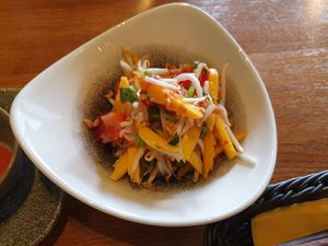 Mango salad at Lam Vegan in Hamburg