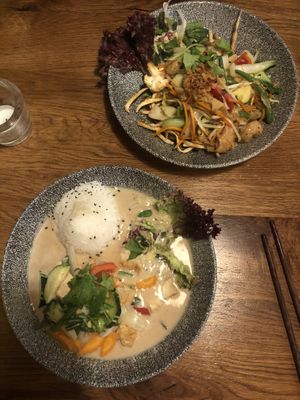 hauptgerichte  at Lam Vegan in Hamburg