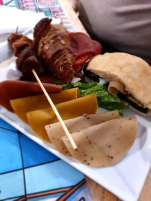 Antipasto misto at Dolce Vegan in Florence