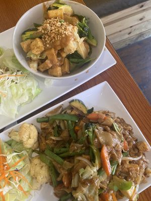 Vegan peanut lover (tell server to make it vegan) and drunken noodles without eggs (tell server vegan)   at Pikul Thai Bistro in Fairfield