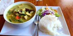 Green curry at Pikul Thai Bistro in Fairfield
