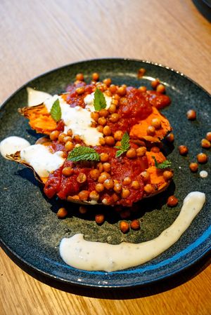 Gefüllte Süßkartoffel  at Gasthof zur Post in Neuastenberg