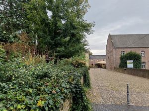 Weg zum Café at Klostercafé in Erkelenz